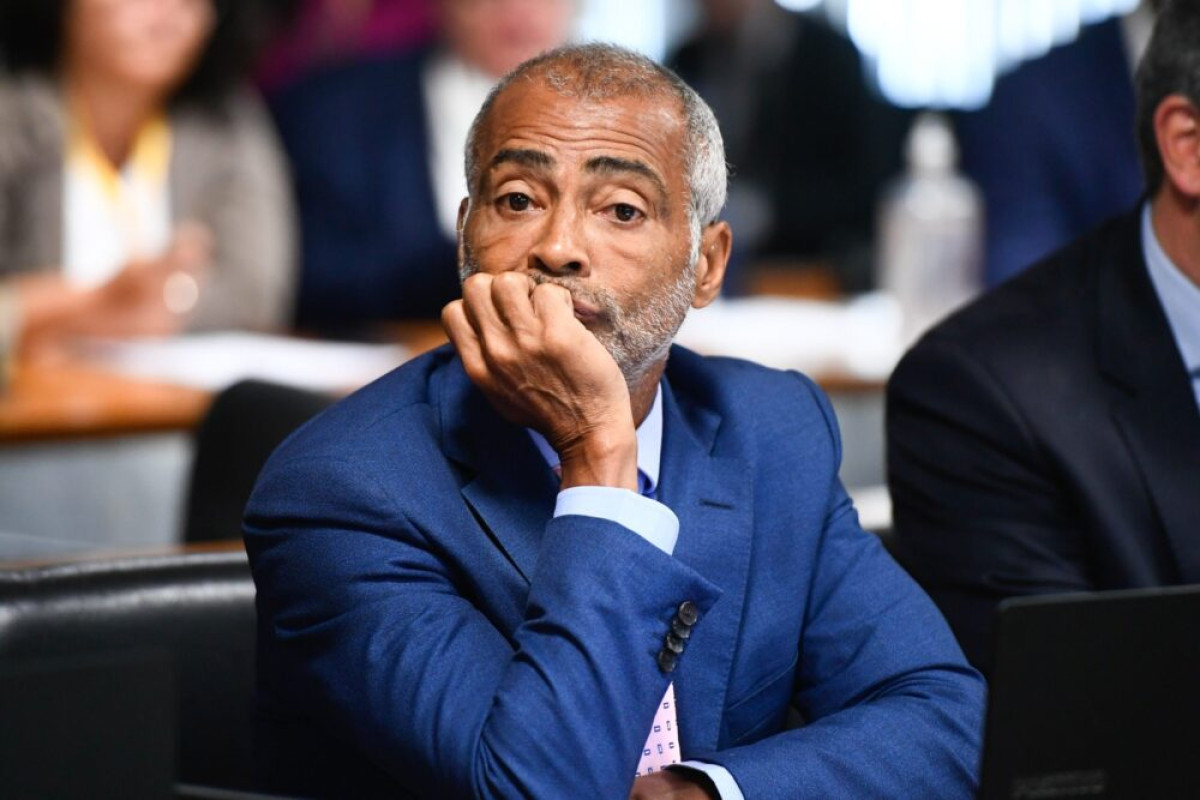 Romário abre mão do salário durante a Copa do Mundo