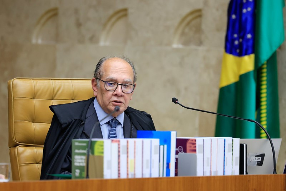 Gilmar pede acesso de ministros a dados do celular de Vorcaro antes de julgamento