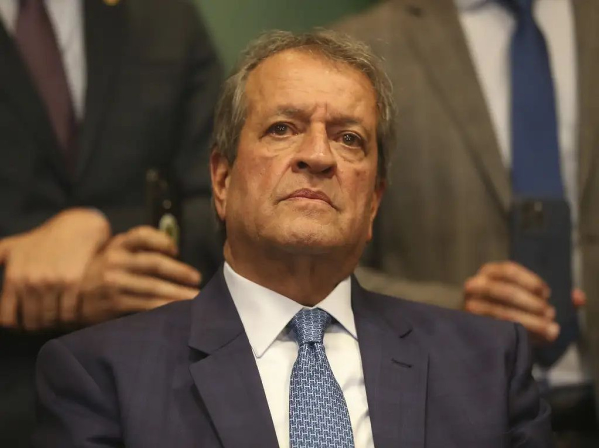 Após bloqueio de bens, Valdemar diz que não decide destino de emendas
