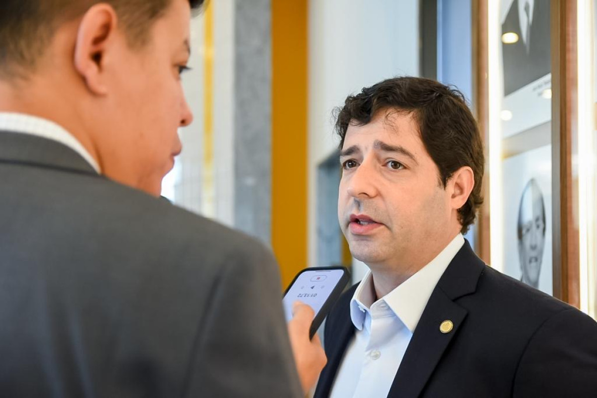 "Parte das minhas raízes", diz Rodrigo Farias em homenagem a Surubim
