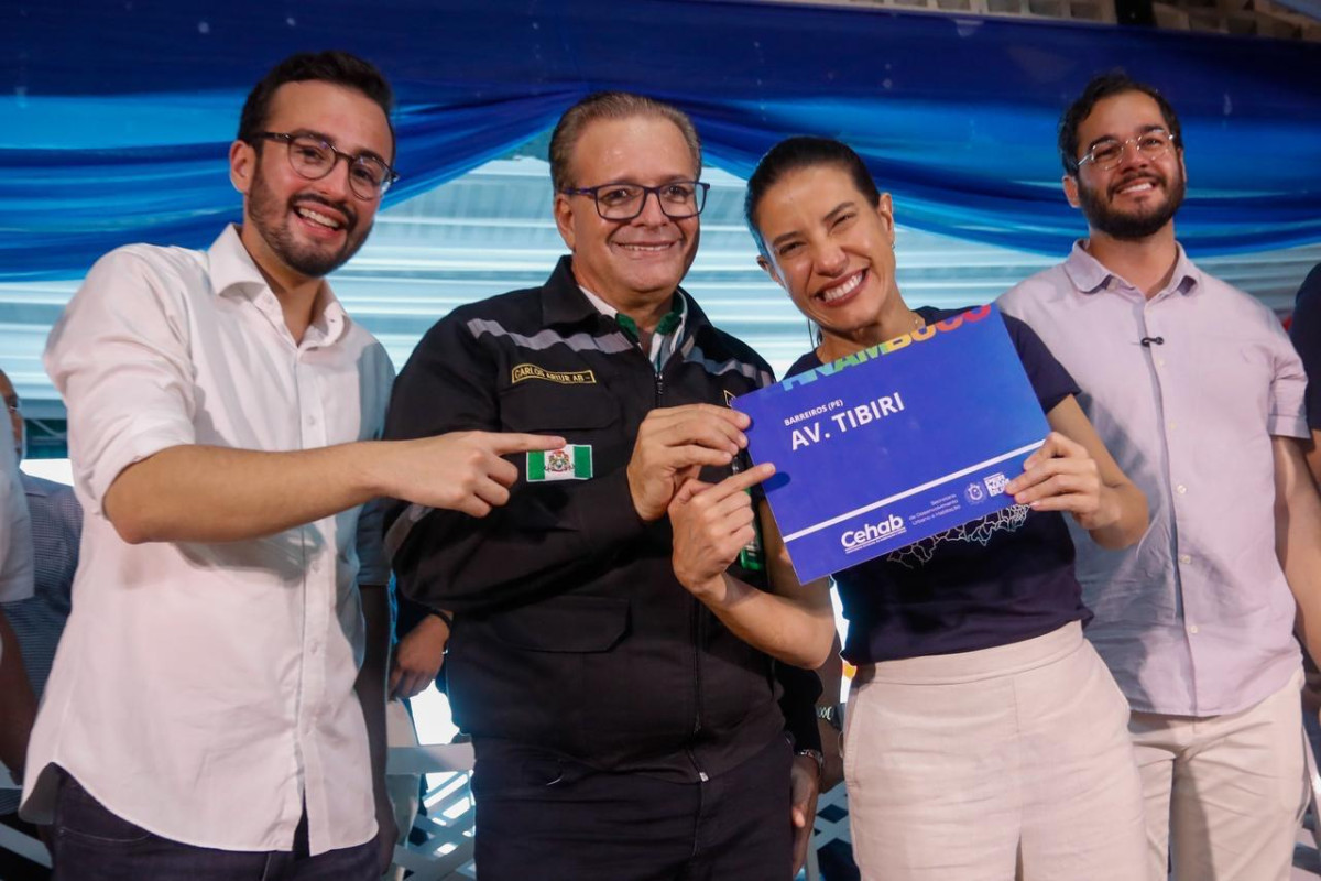 Governadora Raquel Lyra entrega Centro de Referência da Mulher e requalificação asfáltica da Avenida Tibiri em Barreiros