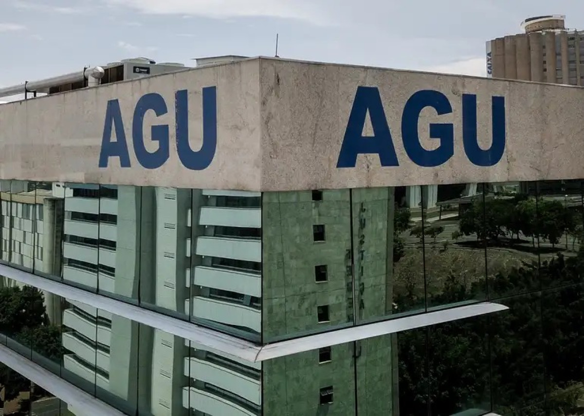 AGU pede ao TST volta de mulher de desembargador à lista suja