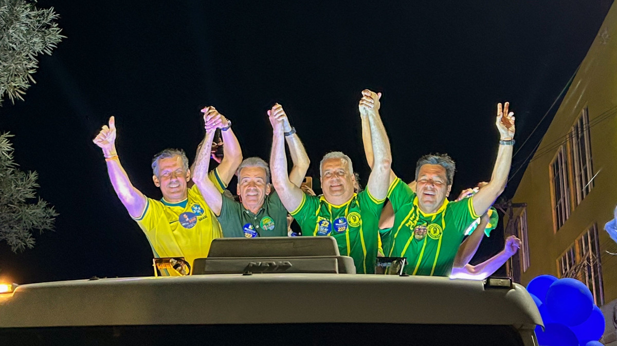 Coronel Feitosa participa de carreata em Santa Cruz do Capibaribe ao lado de Alfredo Gaspar e Mendonça Filho