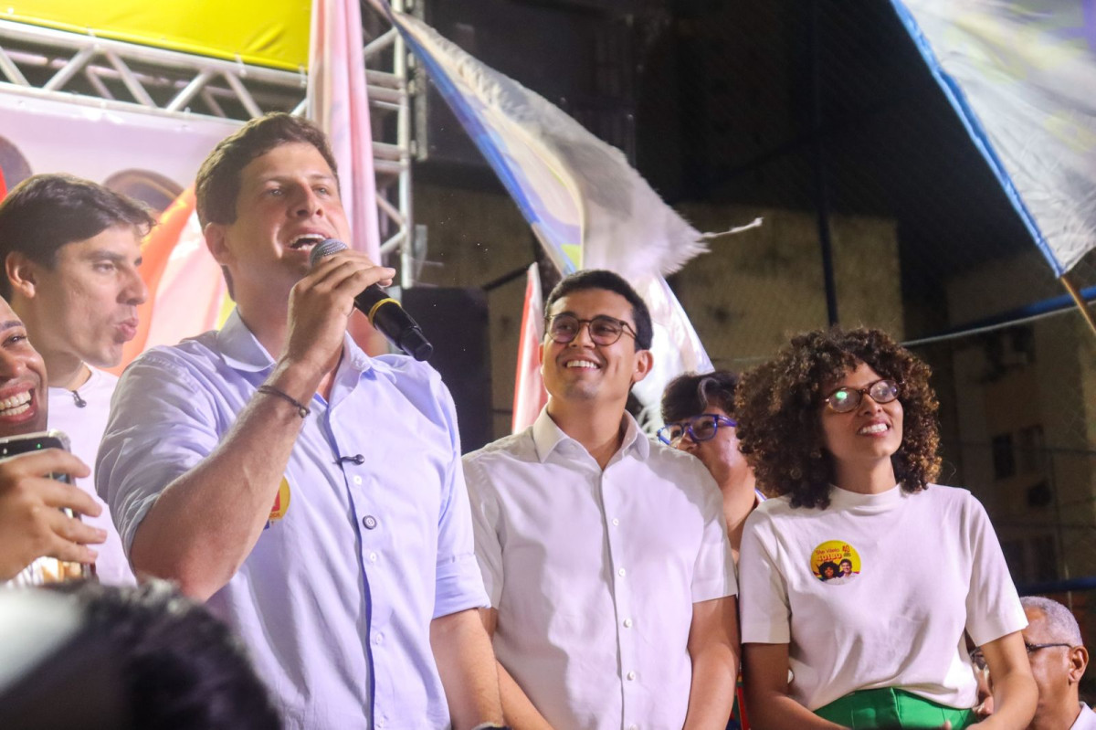 Candidata a deputada estadual, Ste Vilela acompanhou a Caminhada 40 ao lado de militantes e lideranças na Vila Santa Luzia 
