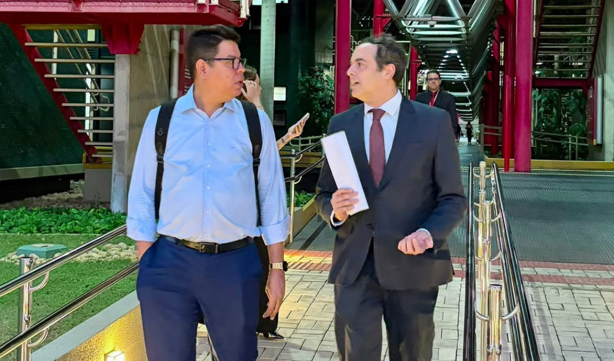 Paulo Câmara não descarta voltar a disputar eleições e diz que estará "sempre disponível" para servir