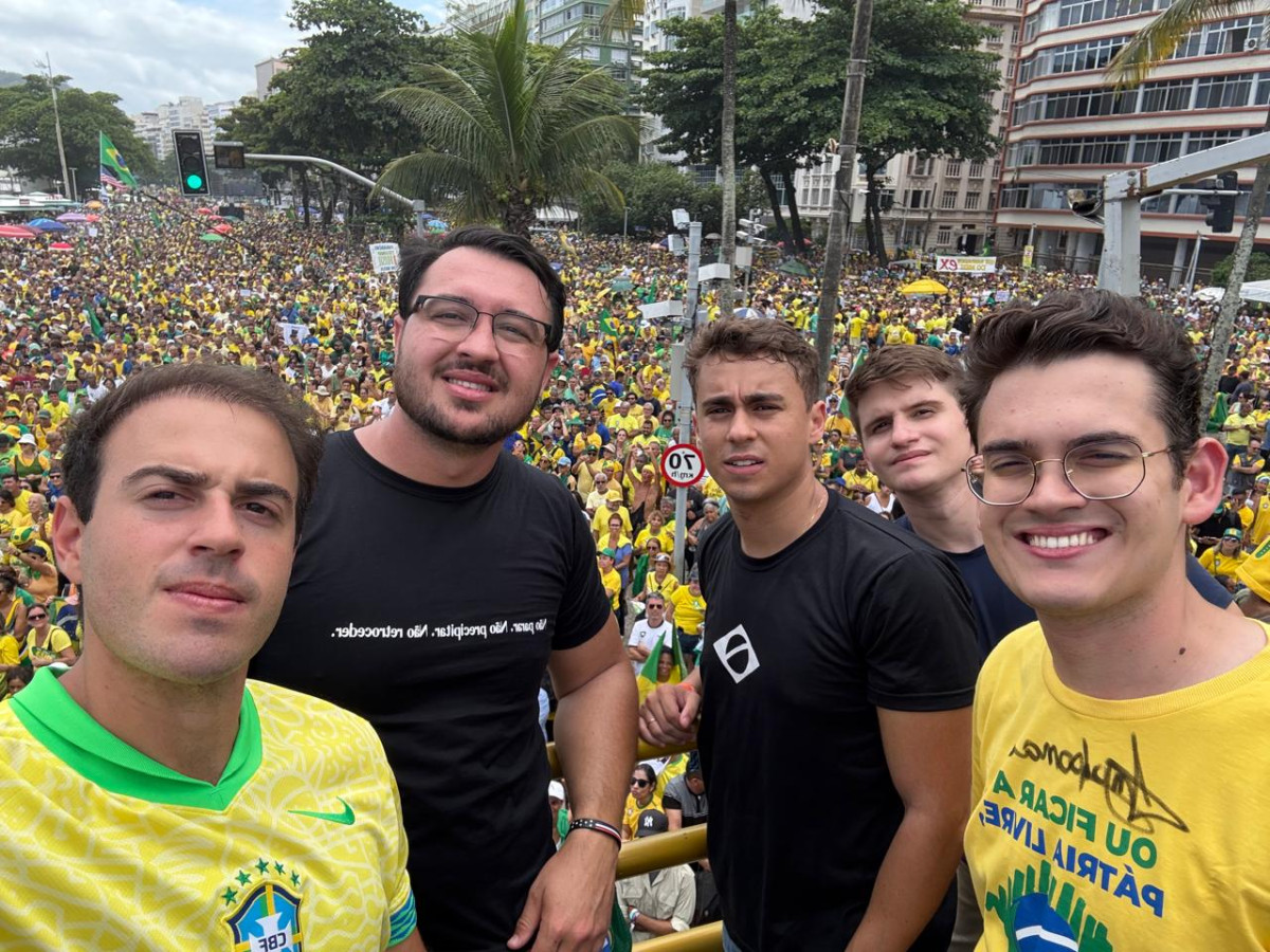 Gilson Filho: de “menino de ouro” a “deputado da família Bolsonaro” e agora com apoio de Nikolas Ferreira