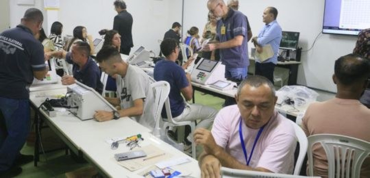 Presidente destaca confiabilidade e transparência do sistema no início da preparação das urnas