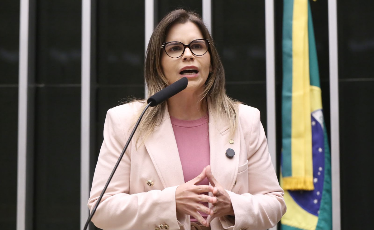 Projeto de Clarissa Tércio para diagnóstico precoce da adenomiose avança no Senado