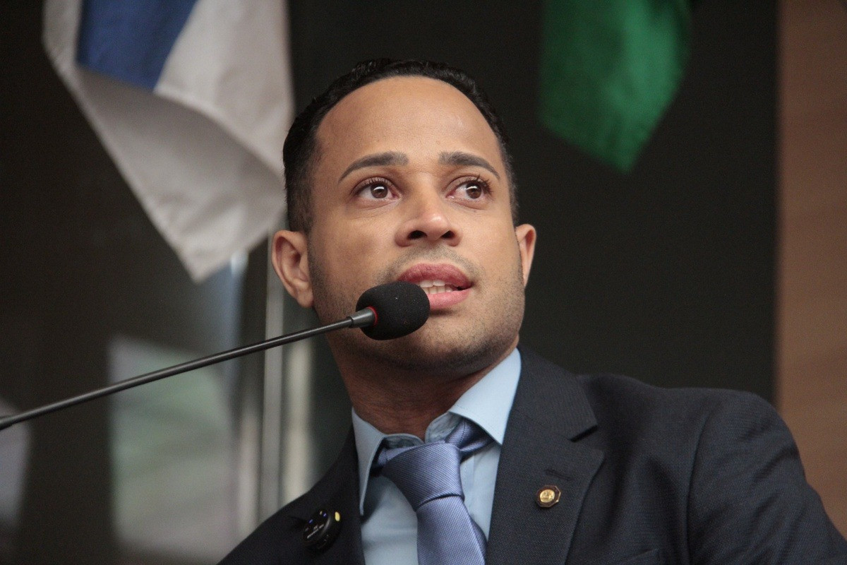 Douglas Brito taxa de "lacração" proposta do PSol para homenagear a Jurema Sagrada