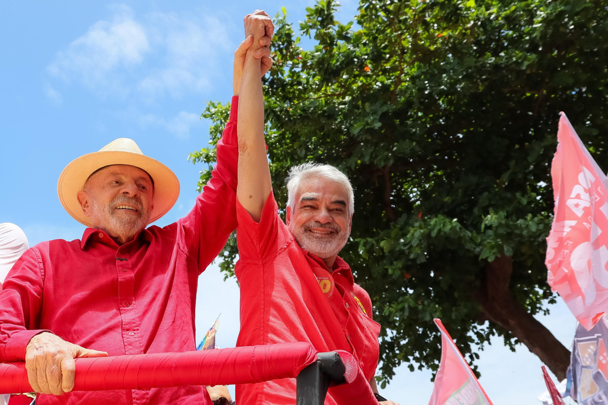 Humberto reforça aliança política e coloca reeleição no centro da disputa em ato com Lula no Recife