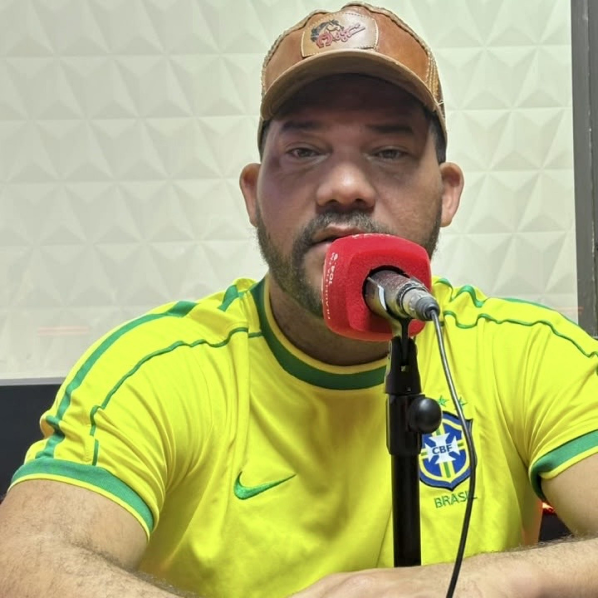 "Pediu R$ 200 mil em troca de apoio. Recusei e aí houve o racha", explicou Abimael Santos sobre relação com Adilson Vitorino