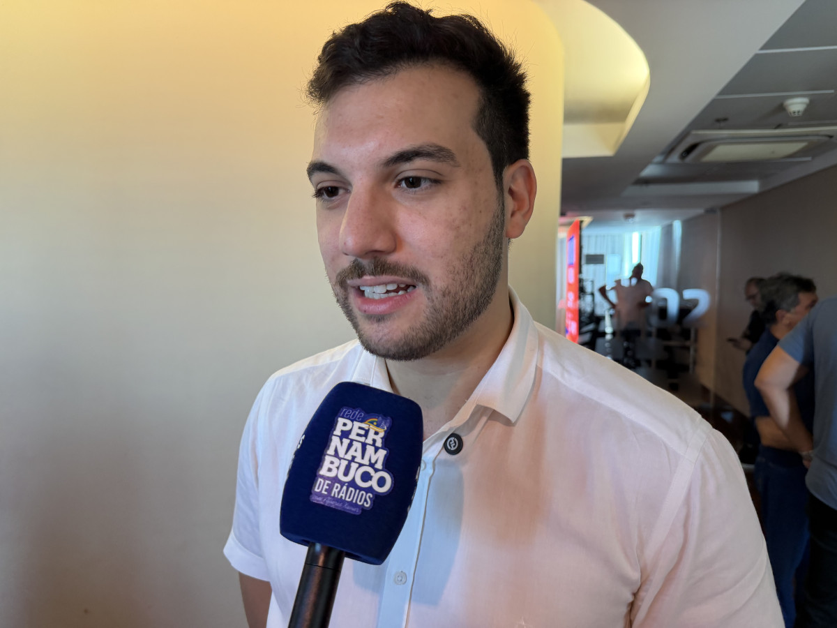 "Cem porcento animado e com a pilha 100% carregada", diz Flávio Gadelha Filho sobre disputa para a Alepe