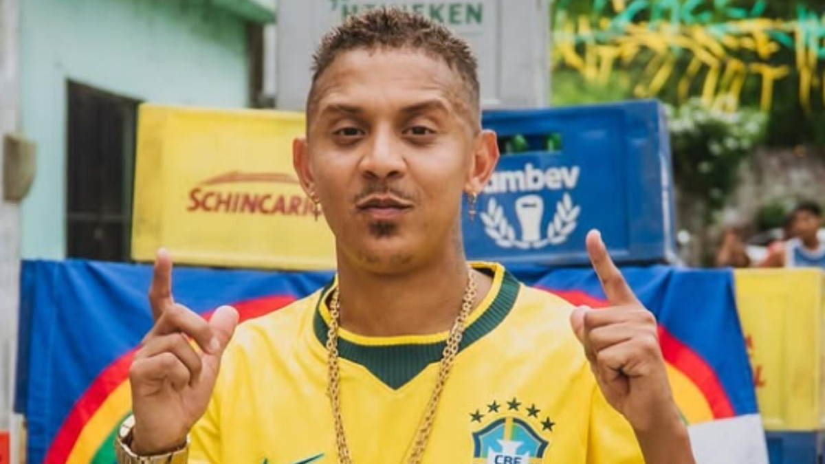 EXTREMA DIREITA PERSEGUE MC TROINHA, SOLIDARIEDADE REBATE