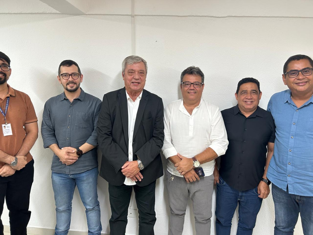 Prefeito Lindonaldo da Farinha articula com a CPRH regularização ambiental e novo matadouro para Frei Miguelinho