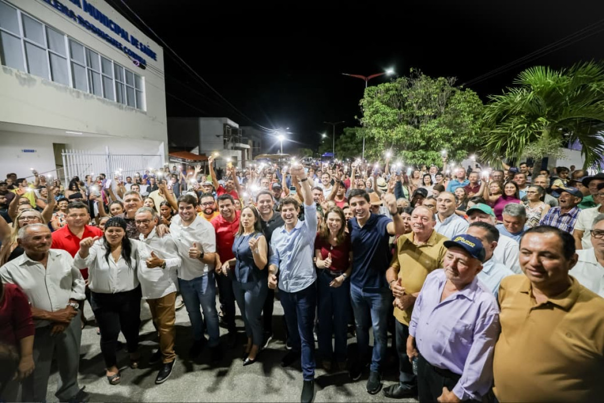Em Solidão, João Campos participa de entregas em áreas estratégicas para o município