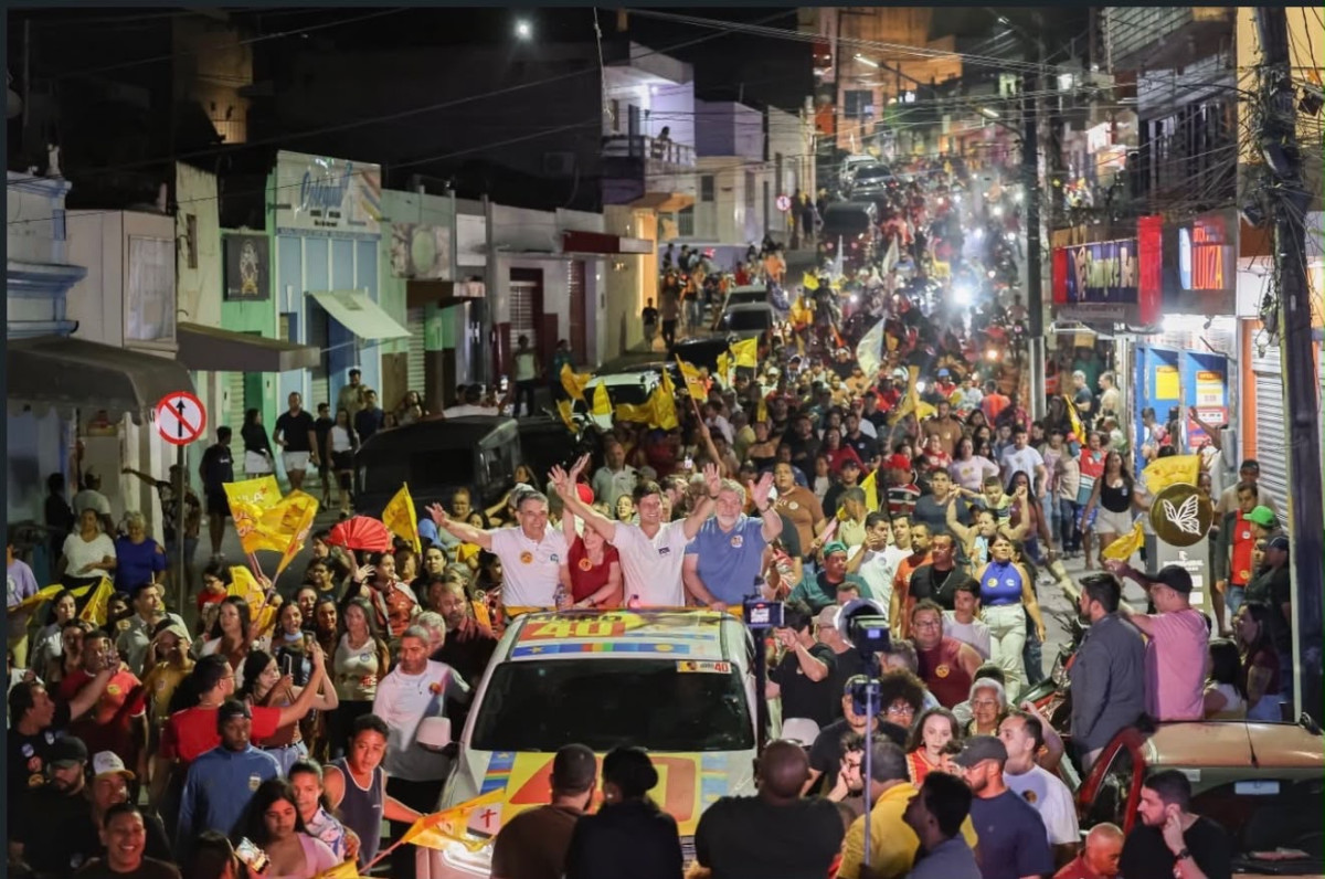 DR. EDSON LIDERA GRANDE RECEPÇÃO A JOÃO CAMPOS E MARÍLIA ARRAES AO LADO DE RENILDO CALHEIROS E RODRIGO FARIAS
