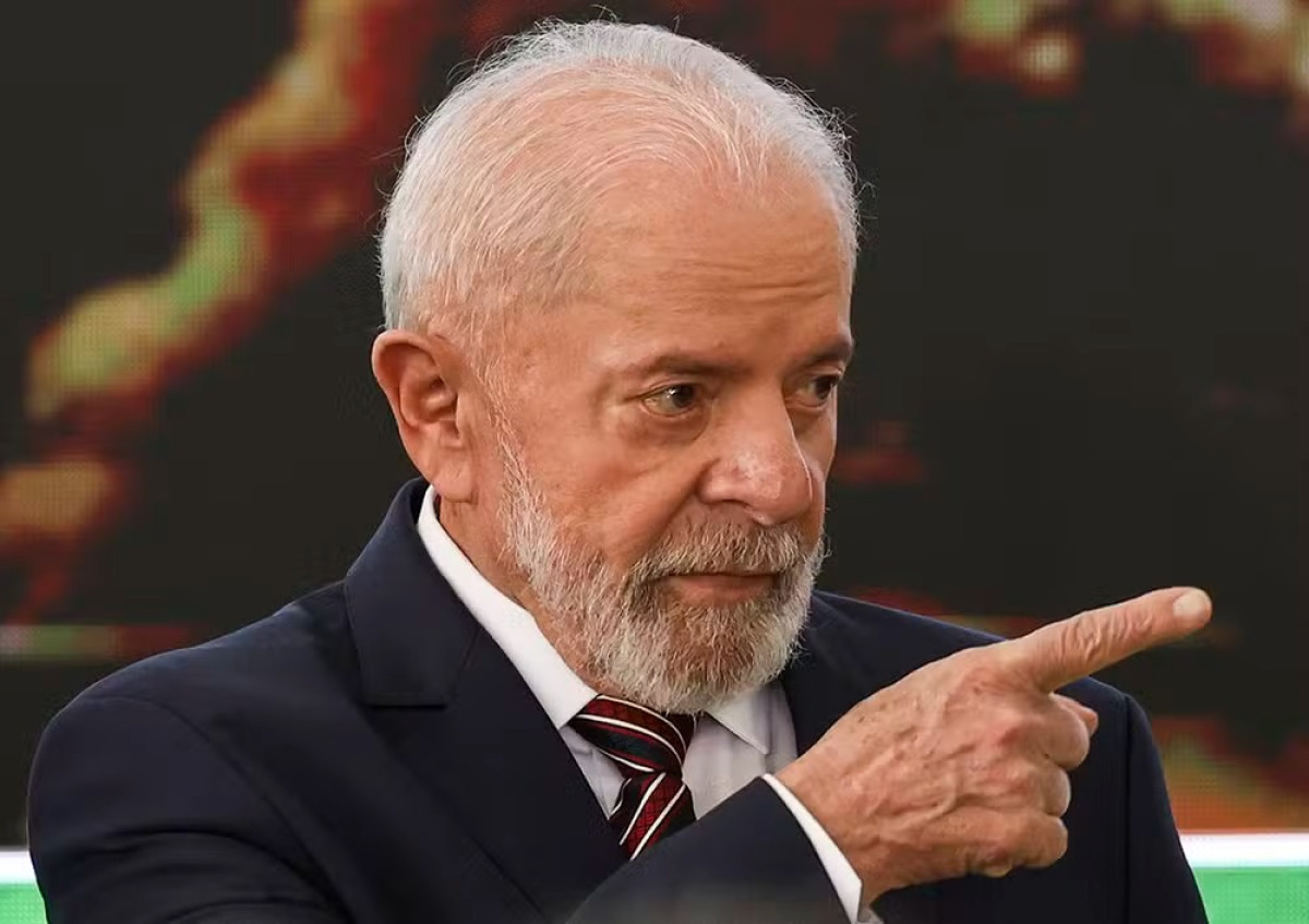 Lula recebe credenciais de 14 novos embaixadores