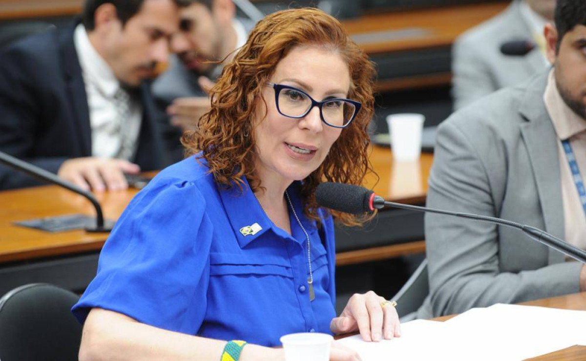 Defesa de Zambelli levará caso de Moraes ao Tribunal de Haia