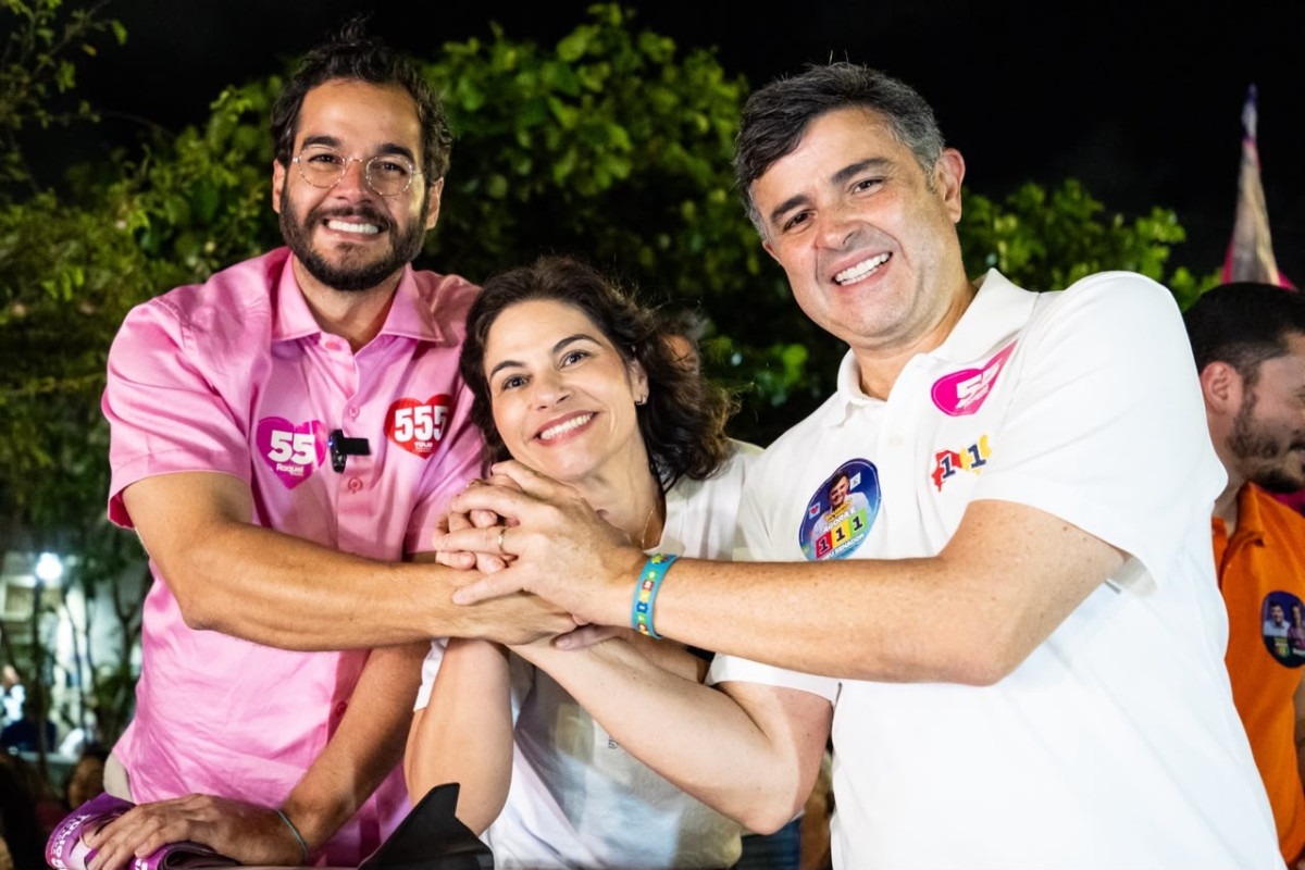 Raquel Lyra e Eduardo da Fonte levam força da chapa em grande caminhada por Roda de Fogo, no Recife