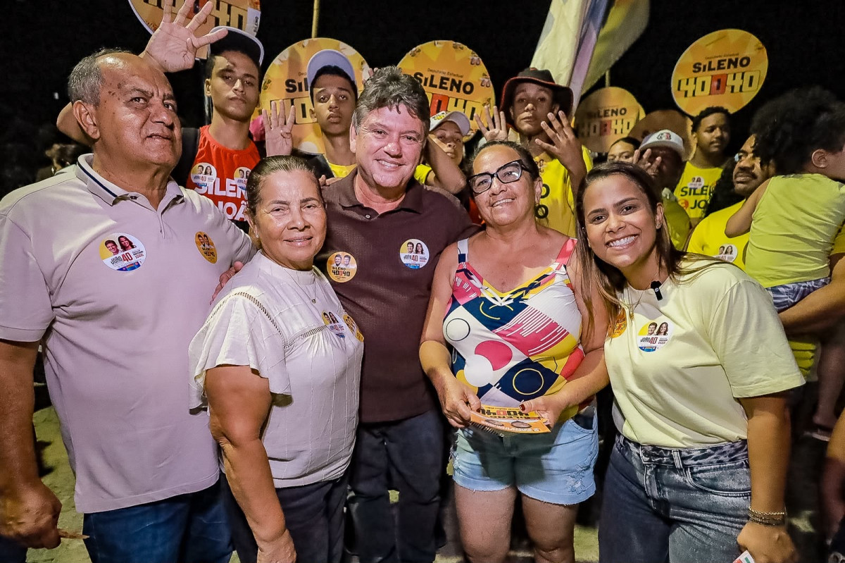 Cássia do Moinho mobiliza apoiadores em caminhada com Sileno Guedes em Lagoa de Itaenga