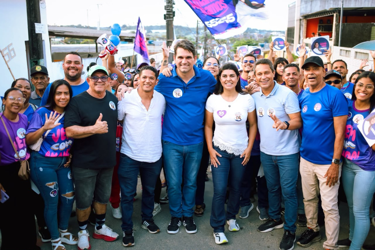 Marcelo Gouveia faz porta a porta em Jardim Paulista ao lado de Amanda Ramos e do vereador Alemão