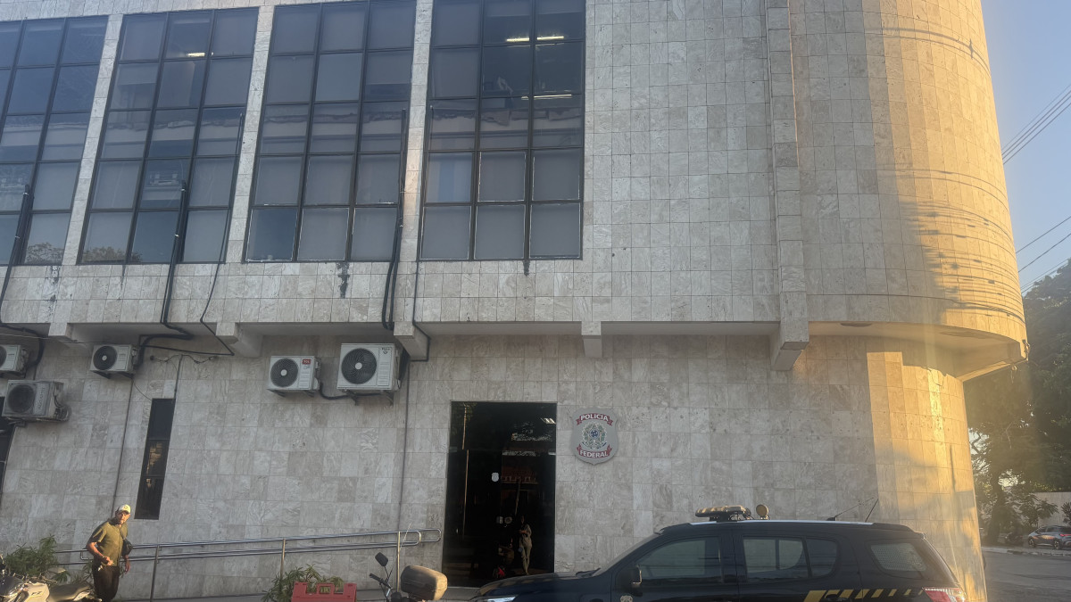 Equipe jurídica de Raquel Lyra acompanha investigação da PF sobre furto de materiais de campanha
