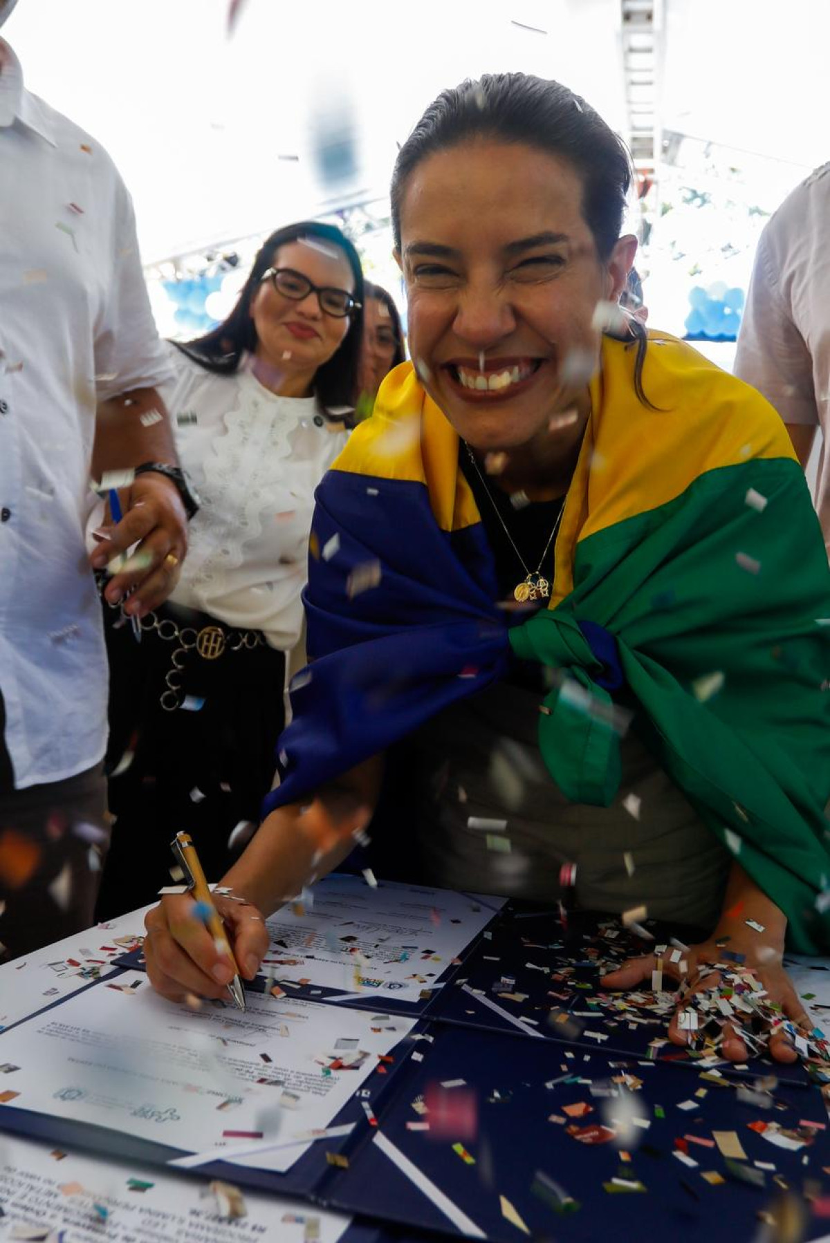  No Agreste e na Zona da Mata, governadora Raquel Lyra entrega nova etapa da Adutora do Agreste, fertilizantes pelo Programa Terra Plantar e autoriza início de obras de Escola Técnica
