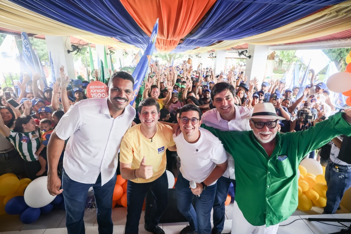 João Campos participa de lançamento da candidatura de Bergue Júnior