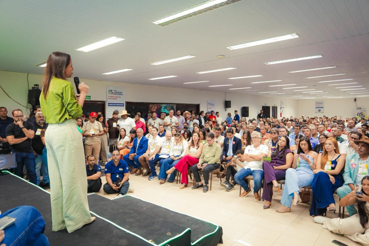 Em encontro com vereadores em Gravatá, Raquel afirma que “Pernambuco voltou a acreditar, a cuidar do seu povo e a ser feliz no seu chão”