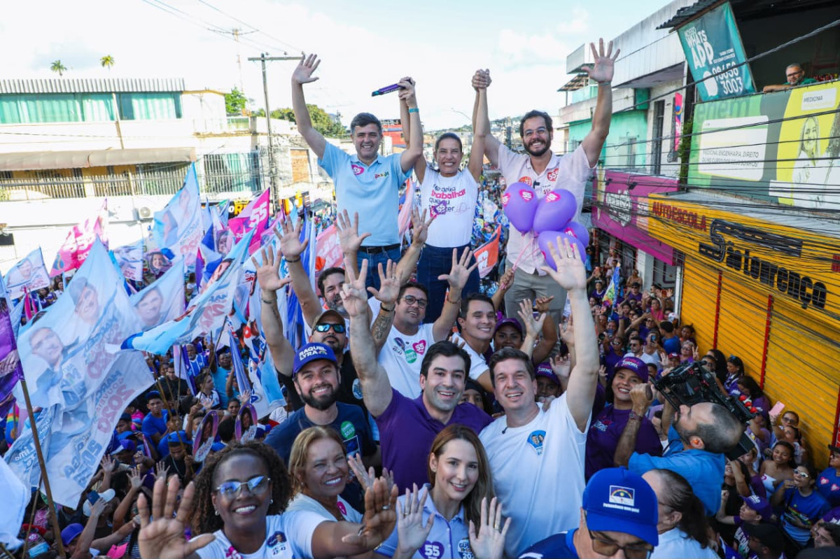 Bruno Pereira, Joãozinho Tenório e Raquel Lyra participam de caminhada que levou multidão às ruas de São Lourenço da Mata