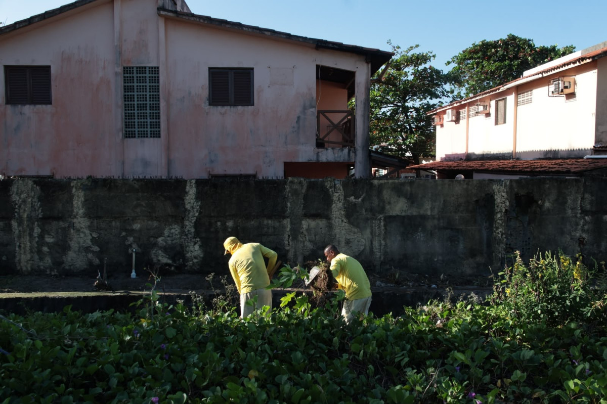 Paulista avança na limpeza e manutenção de canais em Pau Amarelo