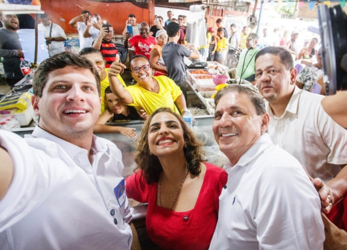 Saulo Holanda leva João Campos à Feira de Rio Doce e mobilização impressiona em Olinda