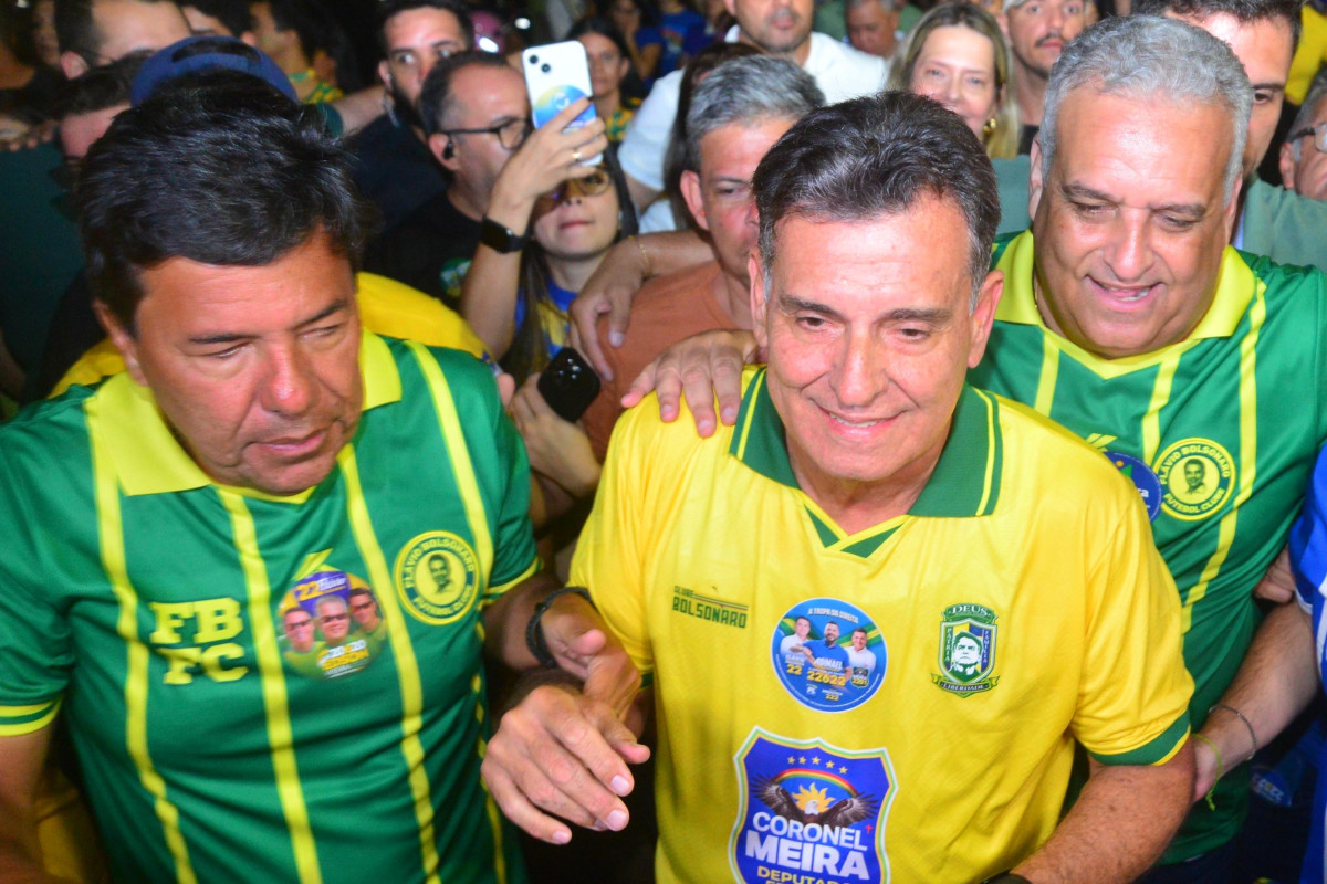 Santa Cruz do Capibaribe recebe Alfredo Gaspar com grande festa