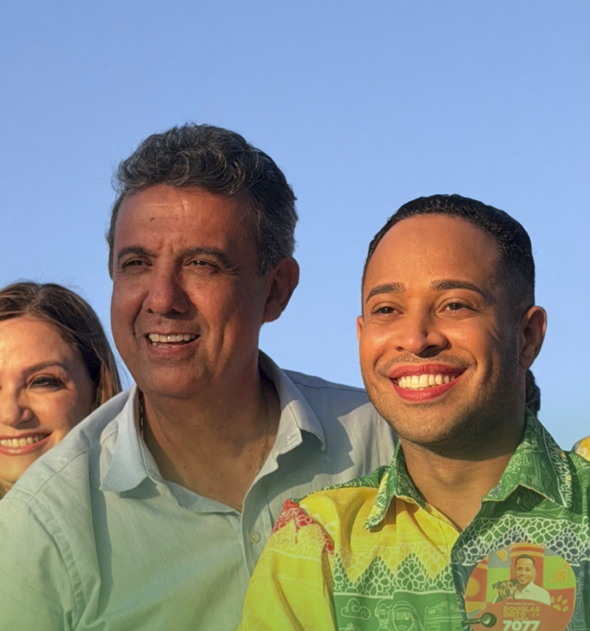 Douglas Brito abre campanha de rua ao lado de Alcides Teixeira Neto, na Zona Norte do Recife