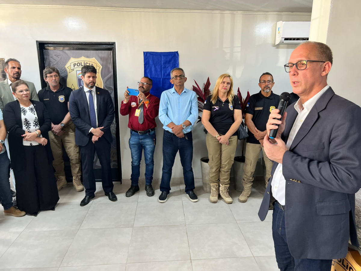 SDS entrega obra de requalificação da Delegacia de Nazaré da Mata