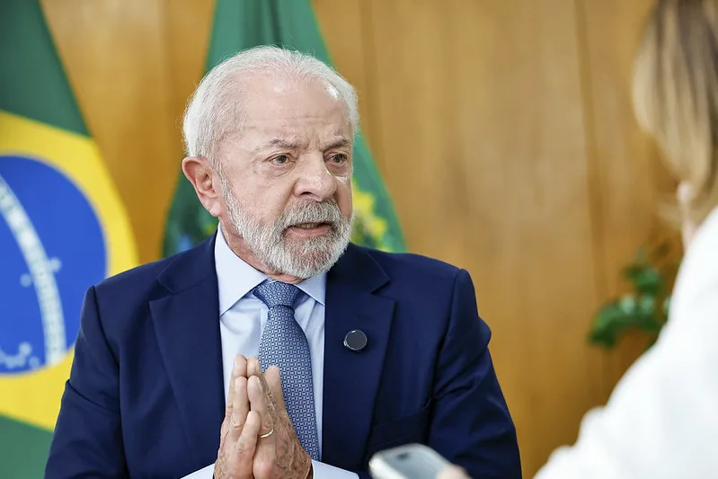 Lula atribui resultado do 1º turno a falhas na comunicação e prepara mudanças na campanha