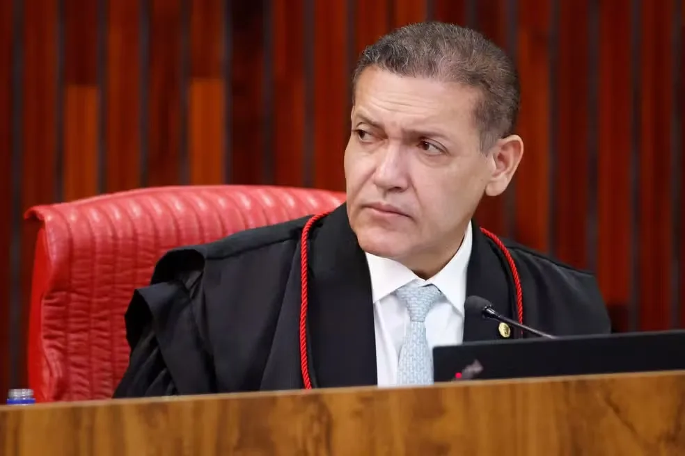 Nunes Marques suspende liminar de Cueva e determina retirada do ar do canal 'Exército do Lula' até que seja registrado no TSE