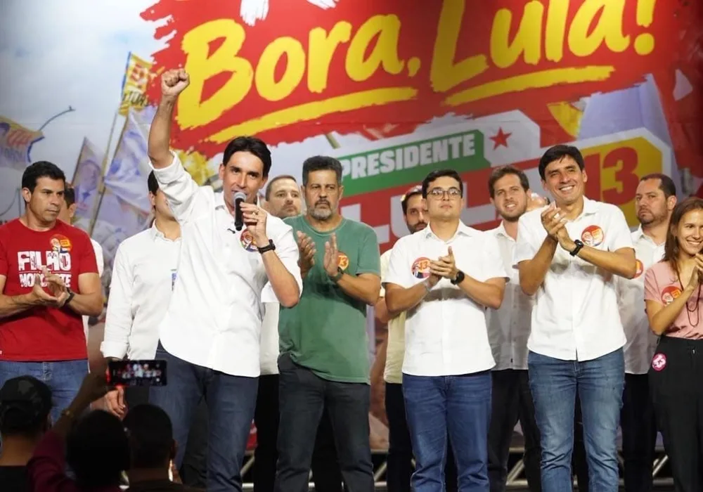 "Estamos juntos ao lado do time do presidente Lula em defesa de Pernambuco e do Brasil", diz Silvio Costa Filho