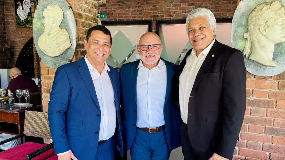 Crea-PE e UFPE se reúnem com representantes da empresa chinesa Huawei para discutir parcerias