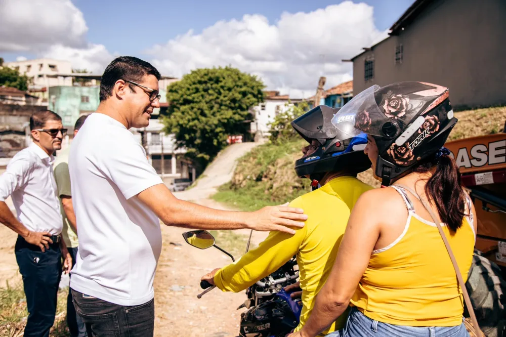 Diego Cabral autoriza pavimentação de rua no Timbi e inicia obra no dia do seu aniversário