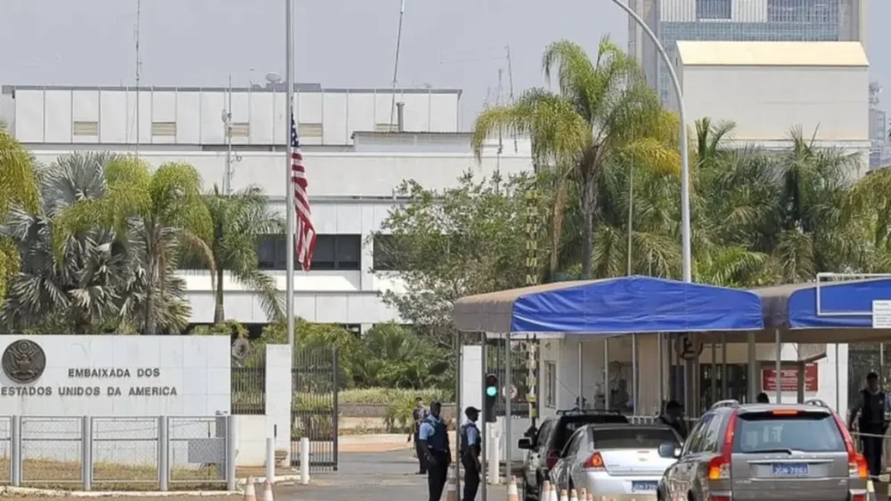 Embaixada dos EUA e consulados reabrem após fechamento nas eleições