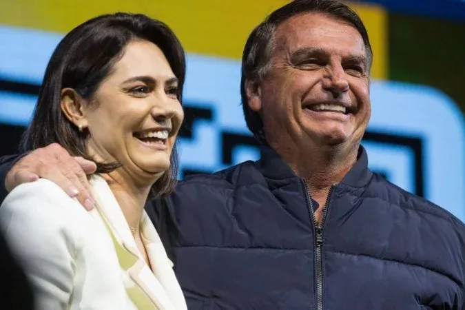 Michelle diz que Bolsonaro pede "união" e rejeita busca por "culpados"