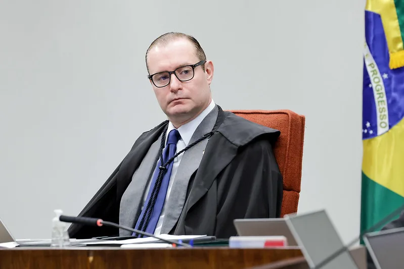 Zanin aceita pedido para estender votação até as 19h