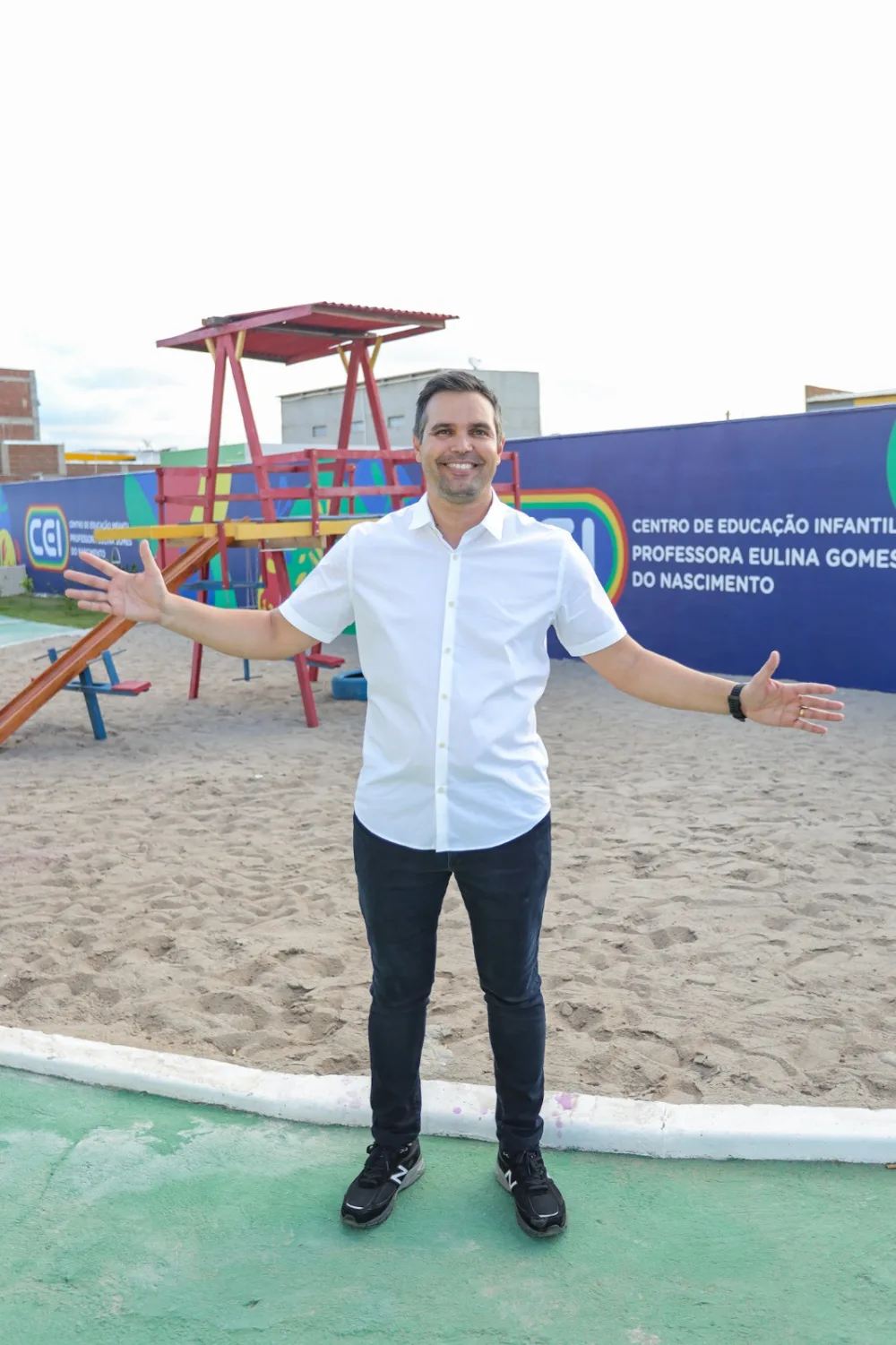 Prefeito Helinho Aragão entrega 7ª unidade educacional de sua gestão