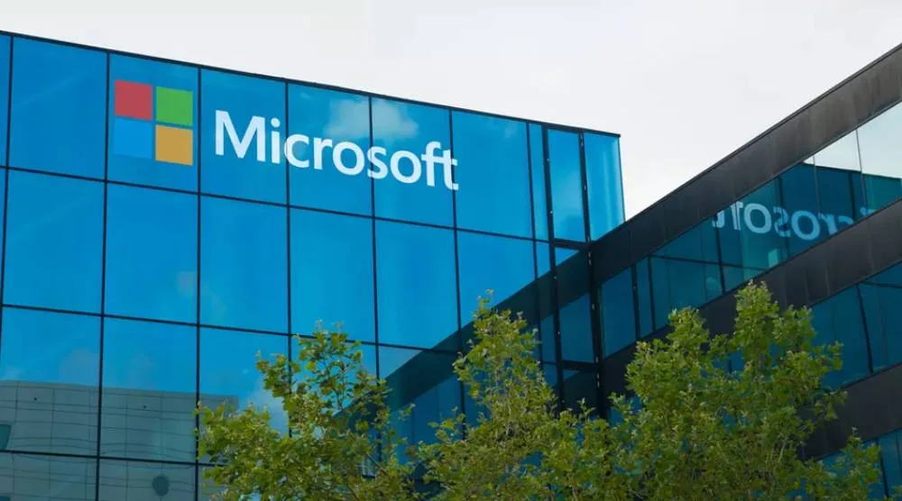 Trump suspende Microsoft de programa de green cards por suspeita de fraude