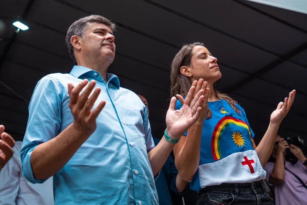 Raquel Lyra e Eduardo da Fonte reforçam união com os cristãos em missa no Santuário Mãe Rainha, em Olinda