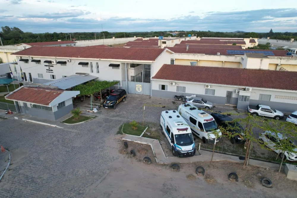 Penitenciária de Petrolina realiza formatura de dois reeducandos em curso superior