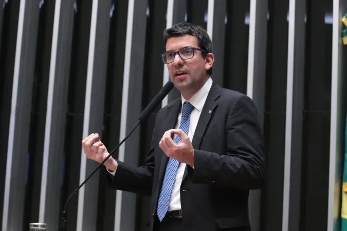 Marcelo Queiroz volta à mira da PF por contratos de R$ 200 milhões