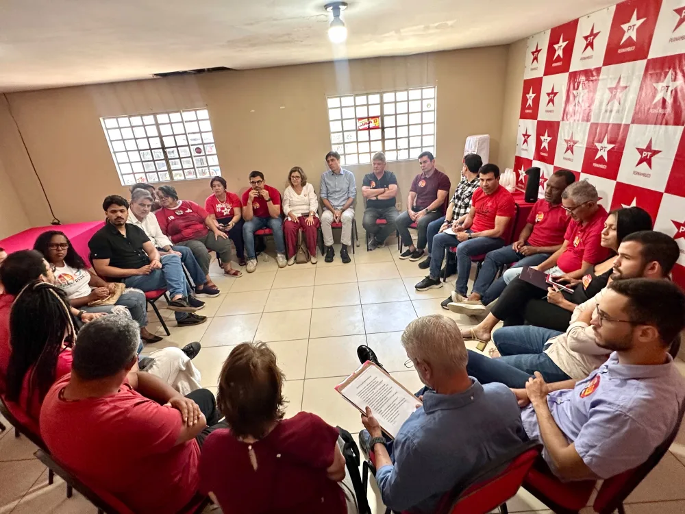 Campanha de Lula em Pernambuco reúne partidos, movimentos sociais e militância para organizar mobilização do segundo turno