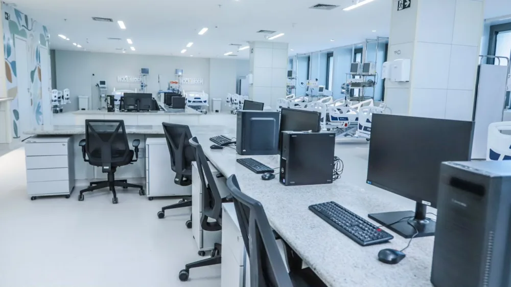 Governo de Pernambuco entrega requalificação da UTI adulto do Hospital da Restauração